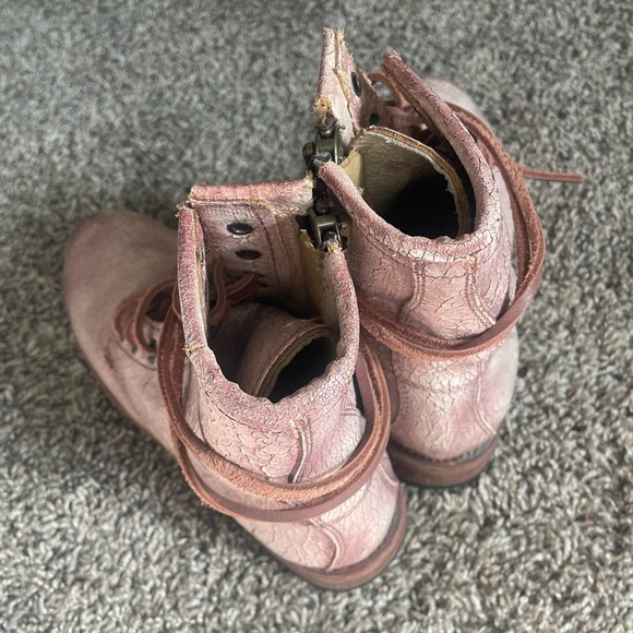 Freebird by Steven Manchester - Picture 2 of 3